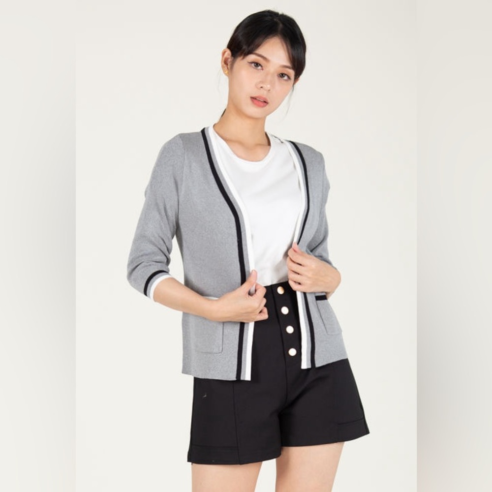 Sweater cardigan 3/4 short sleeves open front gray with black details New small